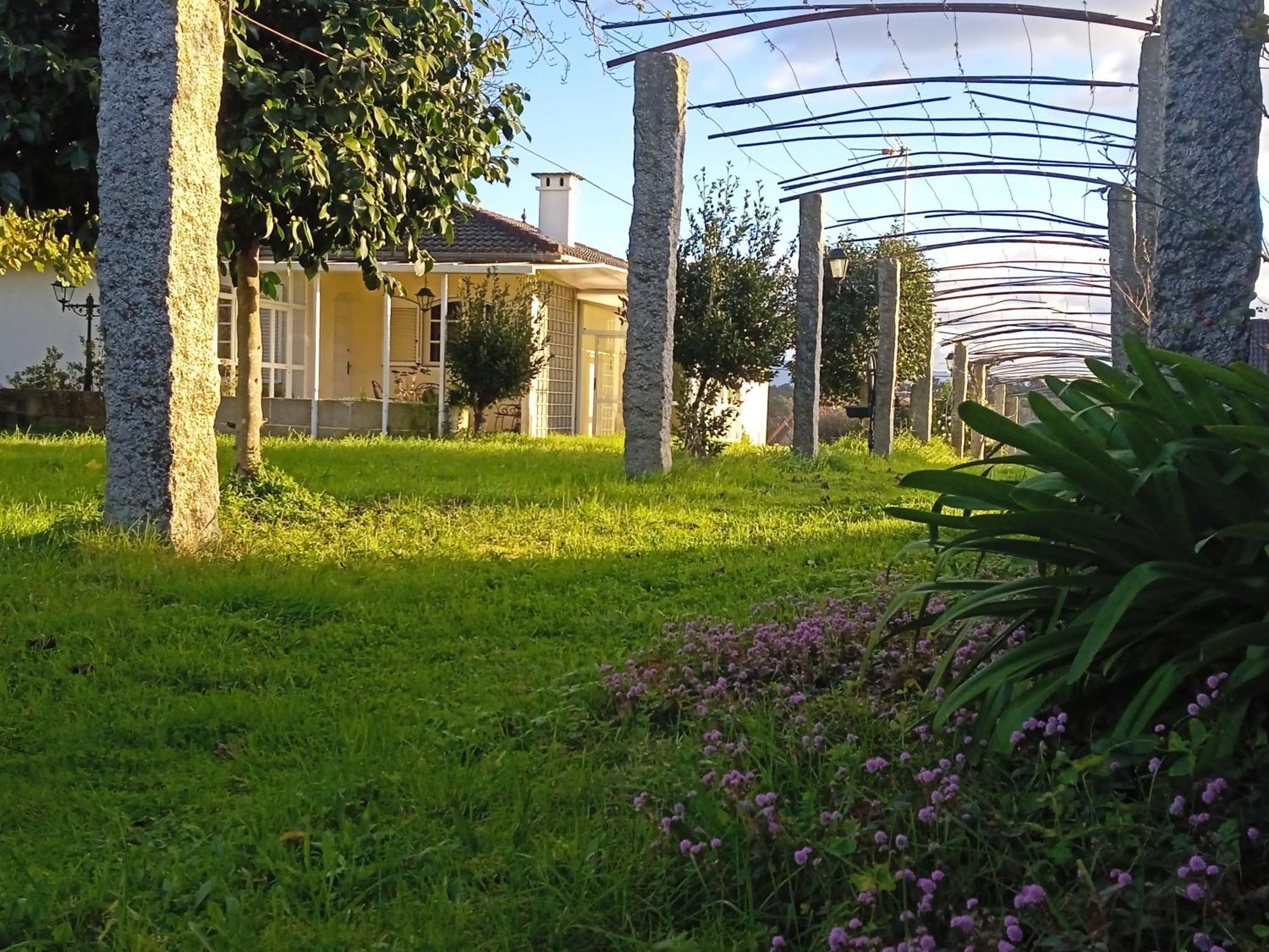 A Casa De Abelleira Ponteareas Bed & Breakfast Екстериор снимка
